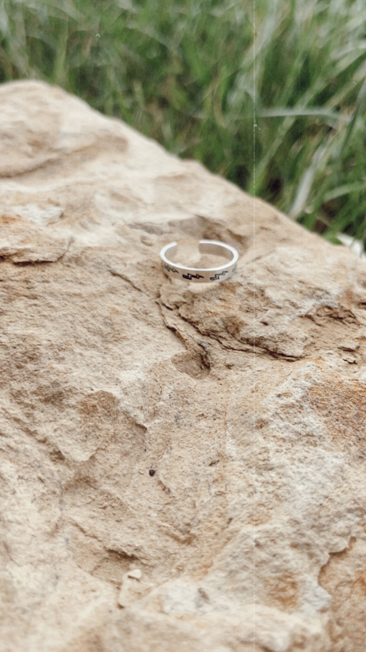 Dark Lightning Mini Ring